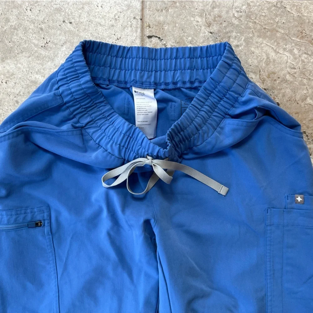 FIGS Yola Skinny Straight Leg Scrub Pants in Ceil Blue (PO #2010), size M/T
